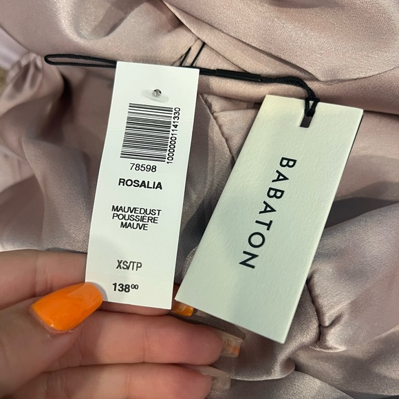 Aritzia babaton Rosalia shirt size XS never worn! Tags still on - Picture 3 of 4